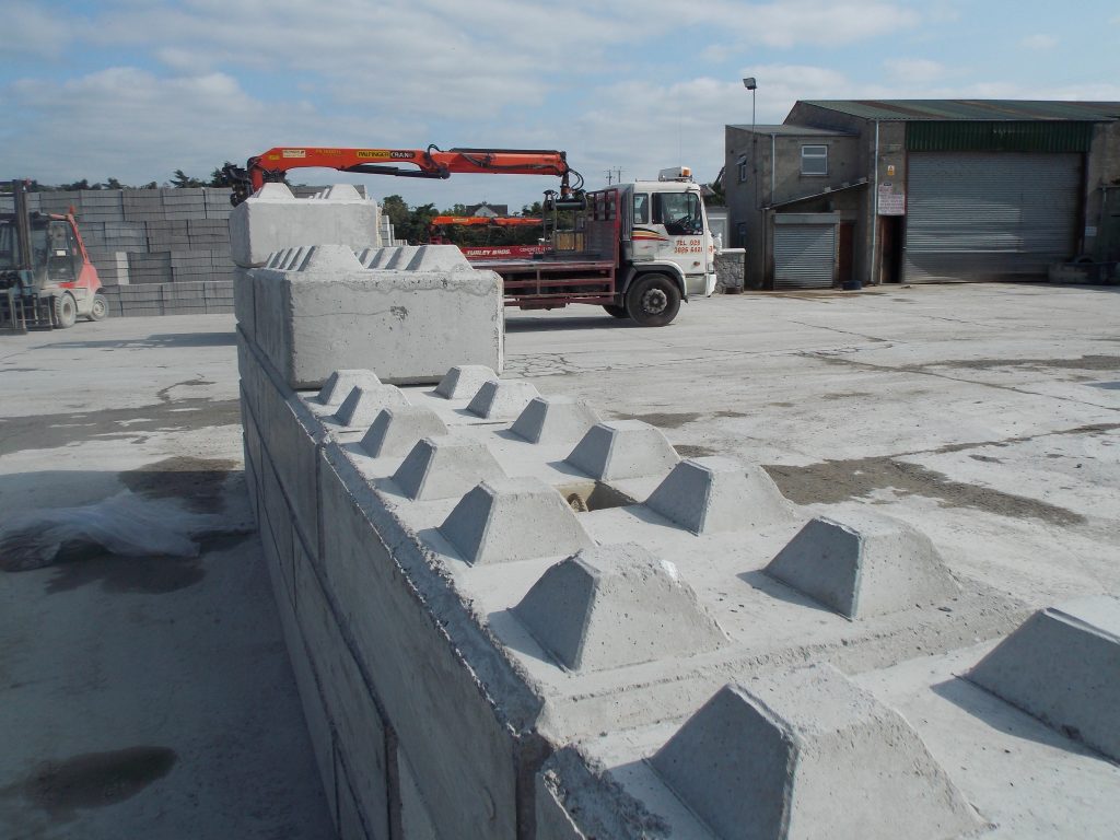 interlocking concrete blocks for house building